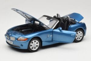 BMW Z4 E85 Azul Metallic Motormax 1:18 73144 Metal - imagen 2 de 8