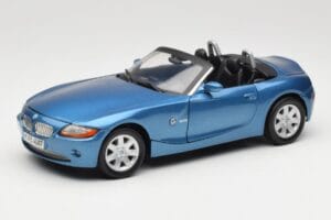 BMW Z4 E85 Azul Metallic Motormax 1:18 73144 Metal