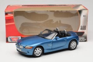 BMW Z4 E85 Azul Metallic Motormax 1:18 73144 Metal - imagen 8 de 8