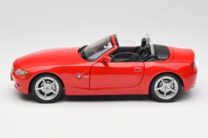 BMW Z4 E85 Roadster Rojo Bburago 1:18 34046 Metal - imagen 4 de 8