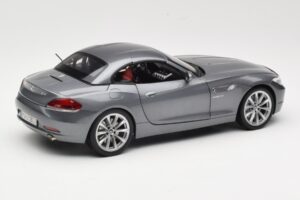 BMW Z4 E89 sDrive 35i Space Grey Metallic Kyosho 1:18 80432147085 Metal - imagen 3 de 8