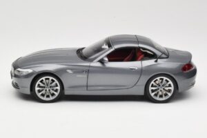 BMW Z4 E89 sDrive 35i Space Grey Metallic Kyosho 1:18 80432147085 Metal - imagen 4 de 8