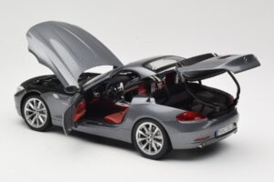 BMW Z4 E89 sDrive 35i Space Grey Metallic Kyosho 1:18 80432147085 Metal - imagen 5 de 8