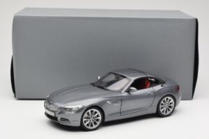 BMW Z4 E89 sDrive 35i Space Grey Metallic Kyosho 1:18 80432147085 Metal - imagen 8 de 8