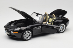 BMW Z8 Negro Kyosho 1:18 80439411729 Metal - imagen 2 de 9