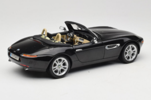 BMW Z8 Negro Kyosho 1:18 80439411729 Metal - imagen 3 de 9