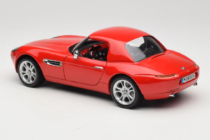 BMW Z8 Rojo Kyosho 1:18 80439411730 Metal - imagen 8 de 9