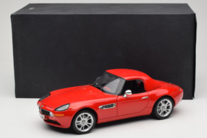 BMW Z8 Rojo Kyosho 1:18 80439411730 Metal - imagen 9 de 9