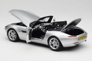BMW Z8 E52 Cabriolet Plata Kyosho 1:18 80432411551 Metal - imagen 7 de 8