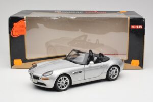 BMW Z8 E52 Titanium Silver Maisto 1:18 536896 Metal - imagen 8 de 8