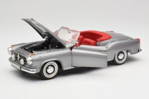 Borgward Isabella Cabriolet Plata Revell 1:18 8411 Metal - imagen 2 de 8