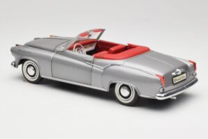 Borgward Isabella Cabriolet Plata Revell 1:18 8411 Metal - imagen 7 de 8