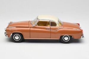 Borgward Isabella Coupe Bronce Blanco Revell 1:18 08982 Metal - imagen 4 de 8