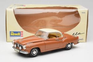 Borgward Isabella Coupe Bronce Blanco Revell 1:18 08982 Metal - imagen 5 de 8
