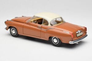 Borgward Isabella Coupe Bronce Blanco Revell 1:18 08982 Metal - imagen 7 de 8