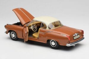 Borgward Isabella Coupe Bronce Blanco Revell 1:18 08982 Metal - imagen 8 de 8