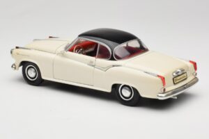 Borgward Isabella Coupe Blanco Revell 1:18 8859 Metal - imagen 7 de 8