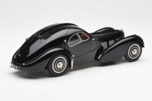 Bugatti 57SC Atlantic Negro CMC 1:18 M-085 Metal - imagen 2 de 6