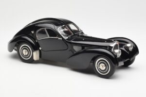 Bugatti 57SC Atlantic Negro CMC 1:18 M-085 Metal - imagen 4 de 6
