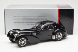 Bugatti 57SC Atlantic Negro CMC 1:18 M-085 Metal - imagen 6 de 6
