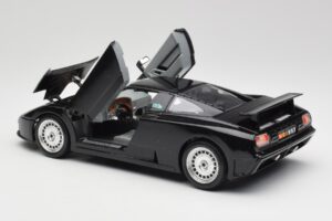 Bugatti EB110 Negro Bburago 1:18 3055 Metal - imagen 5 de 8