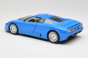 Bugatti EB110 Azul Bburago 1:18 3035 Metal - imagen 7 de 8