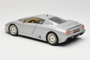 Bugatti EB110 Plata Bburago 1:18 3035-S Metal - imagen 7 de 8