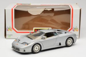 Bugatti EB110 Plata Bburago 1:18 3035-S Metal - imagen 8 de 8