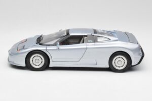 Bugatti EB110 SS Plata Anson 1:18 30303-W-M2 Metal - imagen 4 de 8