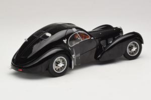 Bugatti Type 57 SC Atlantic Negro Solido 1:18 S1802101 Metal - imagen 2 de 6