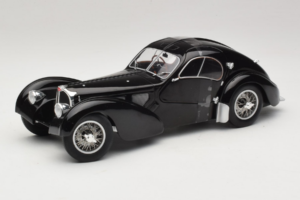 Bugatti Type 57 SC Atlantic Negro Solido 1:18 S1802101 Metal