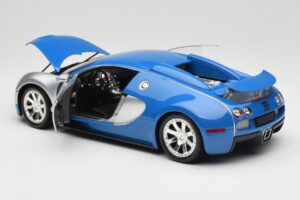 Bugatti Veyron Edition Centenaire Chrome Blue Minichamps 1:18 100110850 Metal - imagen 5 de 8