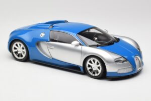 Bugatti Veyron Edition Centenaire Chrome Blue Minichamps 1:18 100110850 Metal - imagen 6 de 8