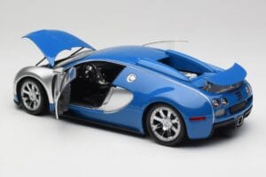 Bugatti Veyron Edition Centenaire Chrome Blue Minichamps 1:18 100110850-O Metal - imagen 4 de 7
