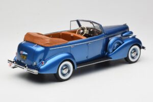 Buick Roadmaster 80-C Four Door Phaeton Blue Metallic BoS Models 1:18 BOS372 Resina - imagen 2 de 6
