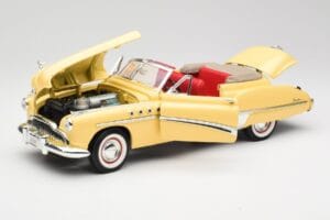 Buick Roadmaster Chrome Yellow Motormax 1:18 23124646-M17 Metal - imagen 2 de 8