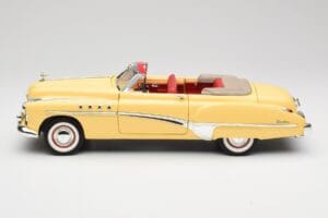 Buick Roadmaster Chrome Yellow Motormax 1:18 23124646-M17 Metal - imagen 4 de 8