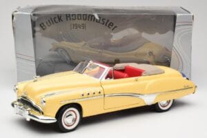 Buick Roadmaster Chrome Yellow Motormax 1:18 23124646-M17 Metal - imagen 8 de 8