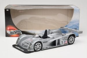 Cadillac Northstar LMP #1 24 Hours of Le Mans 2000 Hot Wheels 1:18 29225 Metal - imagen 8 de 8