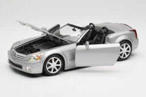 Cadillac XLR Cabrio Plata Hot Wheels 1:18 53838 Metal - imagen 2 de 8