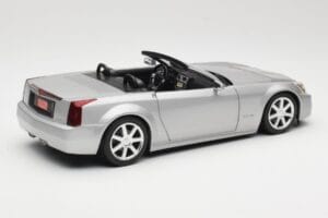 Cadillac XLR Cabrio Plata Hot Wheels 1:18 53838 Metal - imagen 3 de 8
