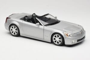 Cadillac XLR Cabrio Plata Hot Wheels 1:18 53838 Metal - imagen 6 de 8