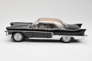 Cadillac Brougham Negro Sun Star 1:18 4001 Metal - imagen 4 de 8