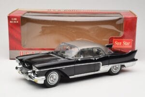 Cadillac Brougham Negro Sun Star 1:18 4001 Metal - imagen 8 de 8