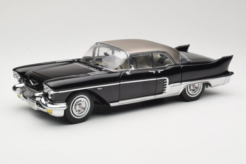 Cadillac Brougham Negro Sun Star 1:18 4001 Metal