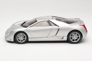 Cadillac Cien Plata Hot Wheels 1:18 57296 Metal - imagen 4 de 8