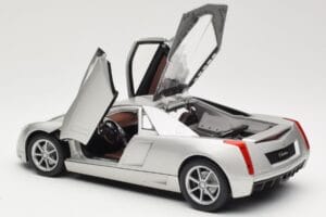 Cadillac Cien Plata Hot Wheels 1:18 57296 Metal - imagen 5 de 8