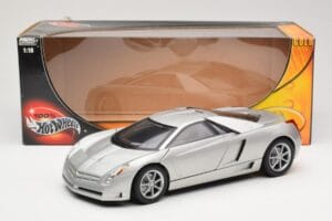 Cadillac Cien Plata Hot Wheels 1:18 57296 Metal - imagen 8 de 8