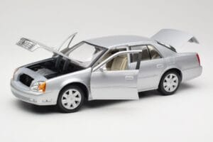 Cadillac DeVille DTS Maisto 1:18 56061 Metal - imagen 2 de 8