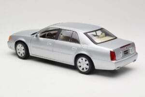 Cadillac DeVille DTS Maisto 1:18 56061 Metal - imagen 7 de 8